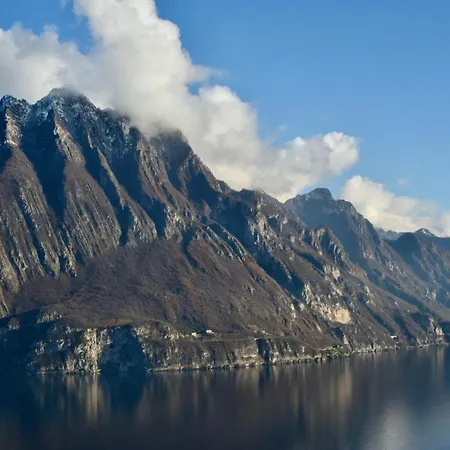 Lägenhet Casa Sissi Riva di Solto
